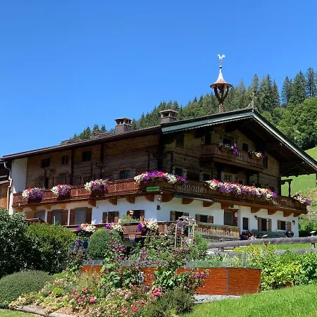 Reitstall Henntalhof * Kitzbuhel